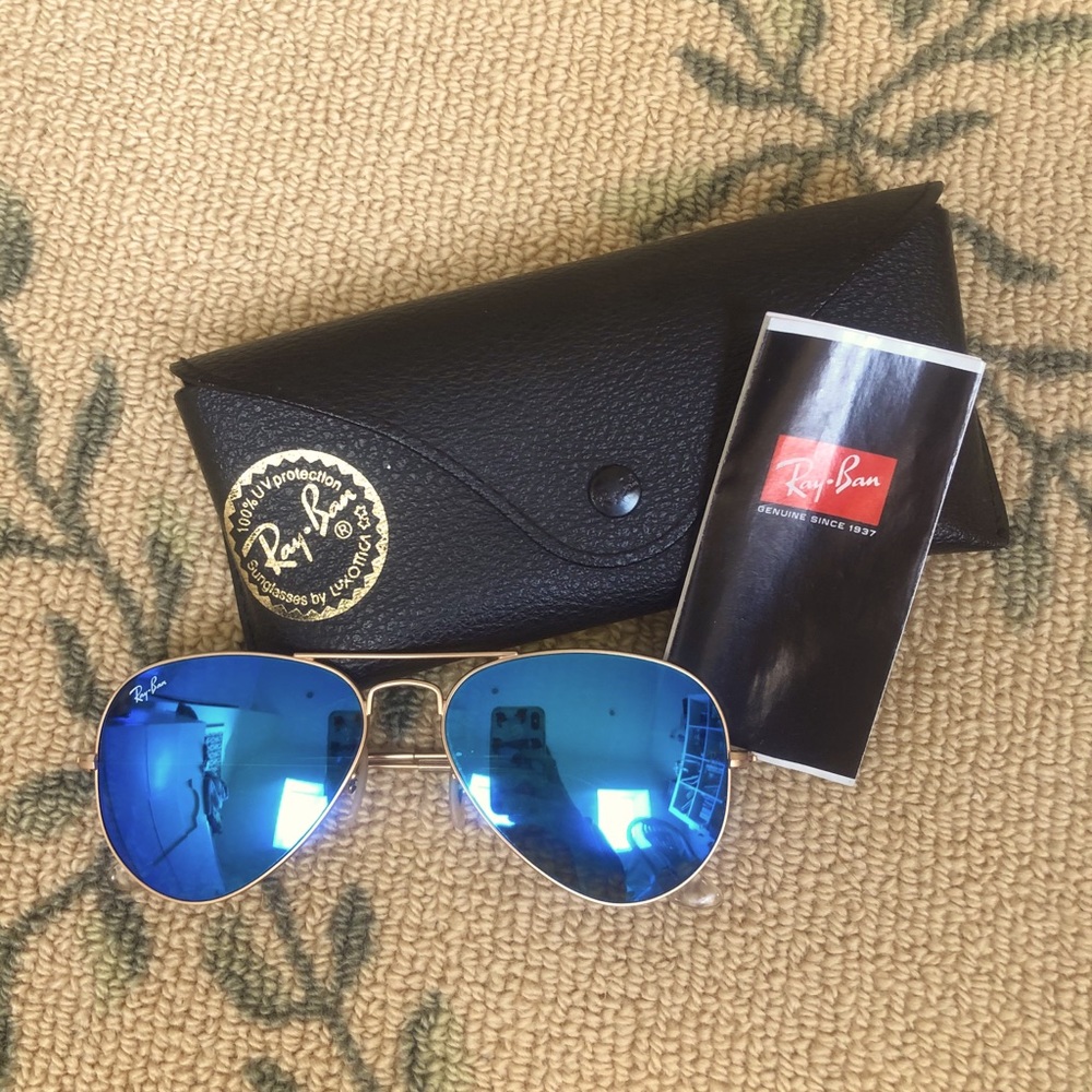 Ray-Ban Aviator Gold Blue Flash Lenses w/ Case